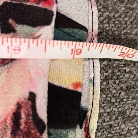 Umgee Black Floral V-Neck Surplice Ruffle short Sleeve Shorts Romper Size Medium - Picture 8 of 9